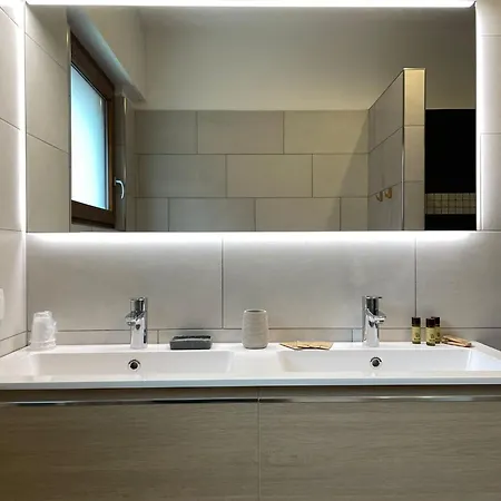 Appartement Rustic -100mt From Berninaexpress Tirano